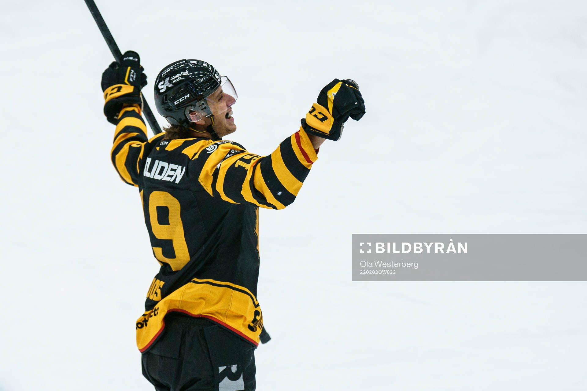 Skellefteås Filip Roos jublar