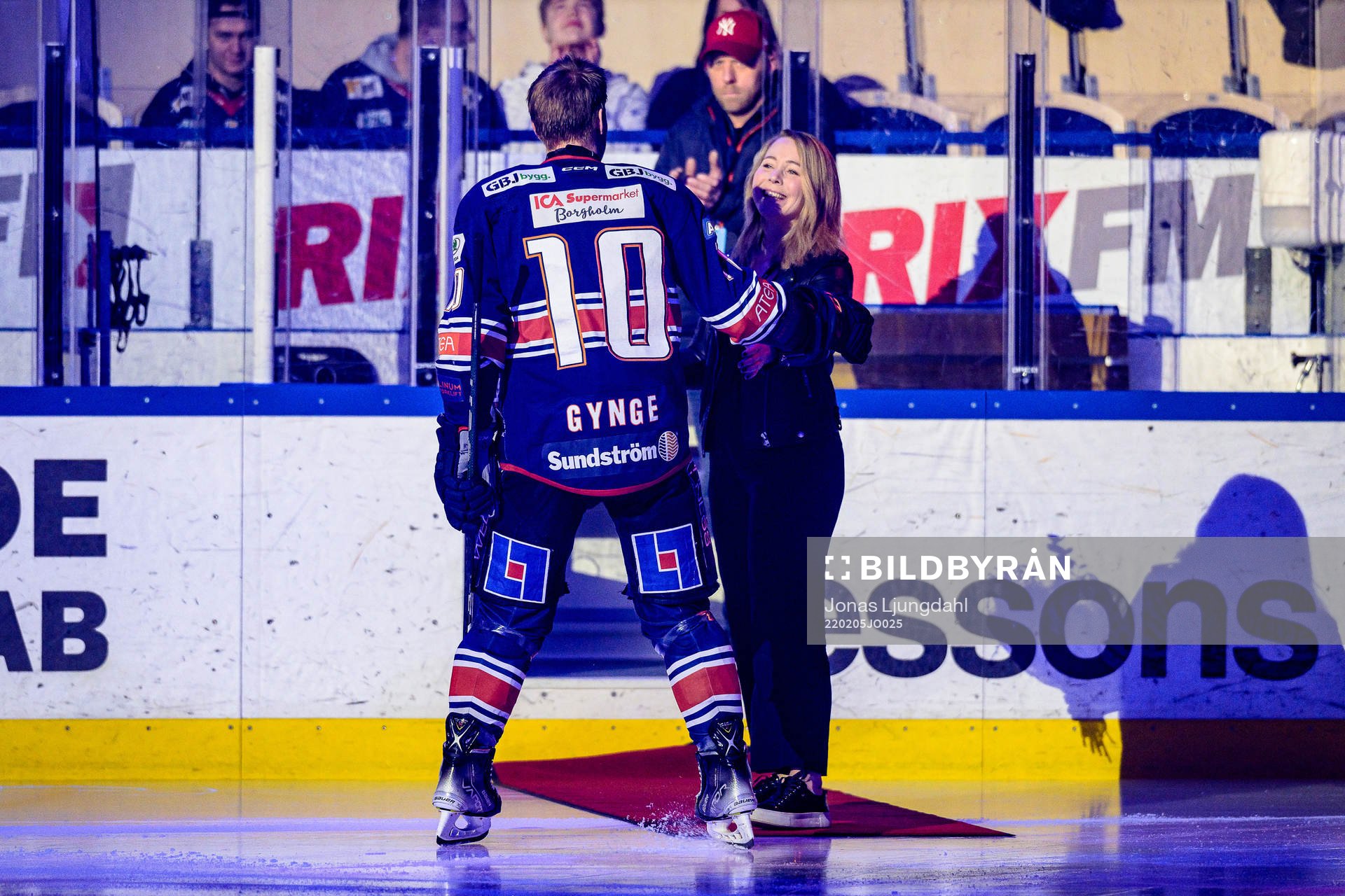 Växjös Richard Gynge uppmärksammas före match för 200