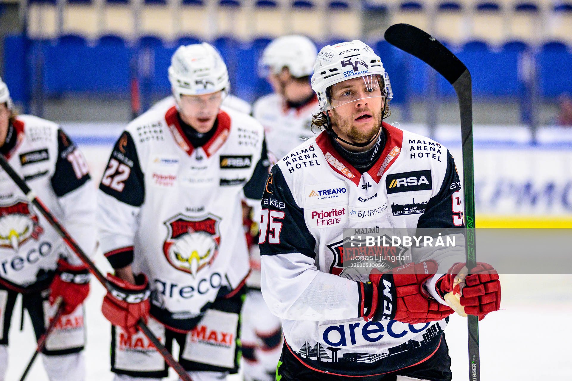 Malmö Redhawks Carl Persson jublar