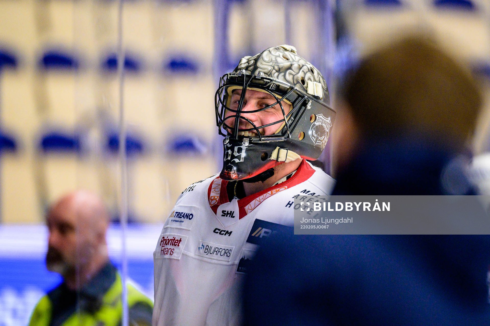 Malmö Redhawks målvakt Oscar Alsenfelt jublar