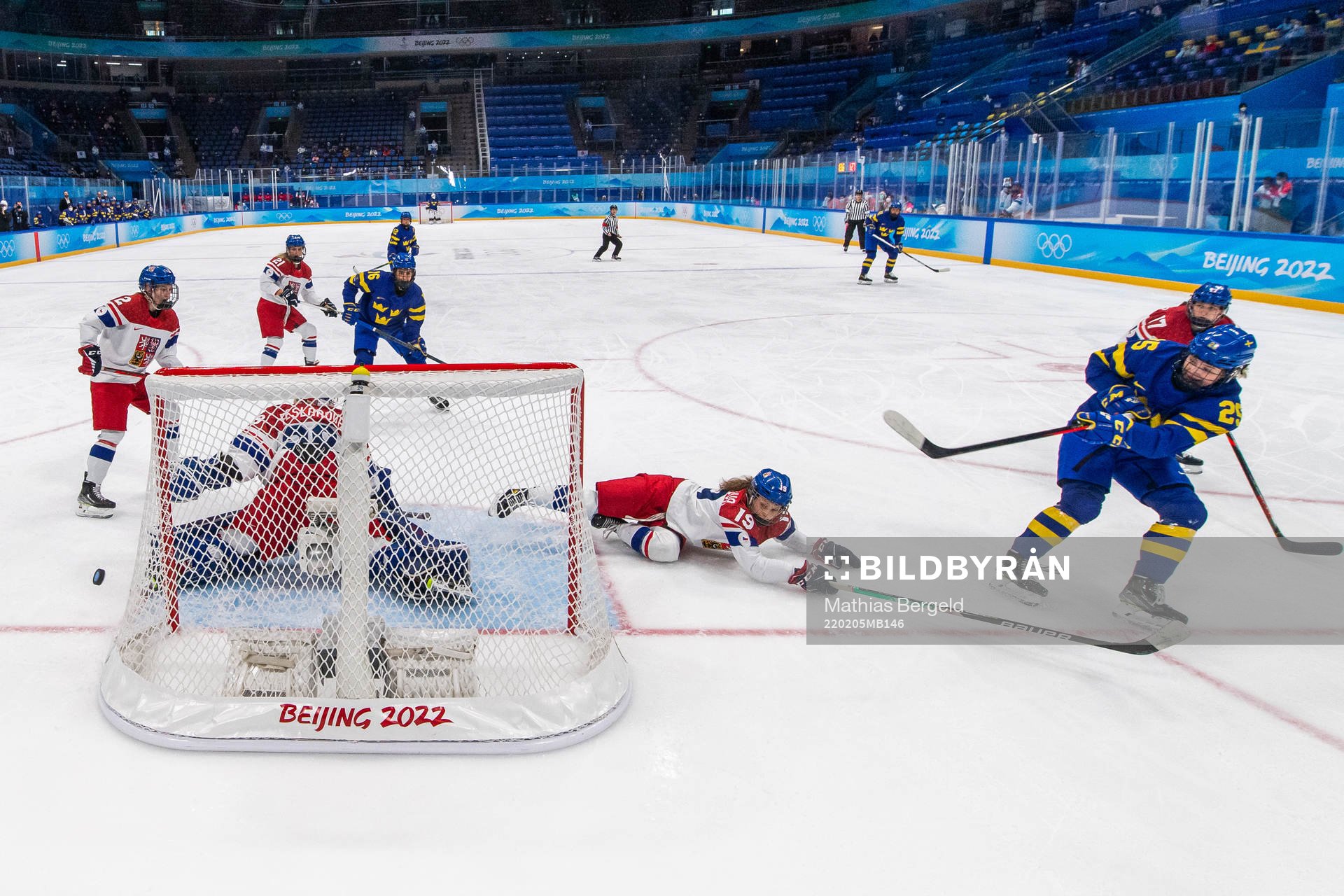 goaltender Klara Peslarova and Natalie Mlynkova of Czech