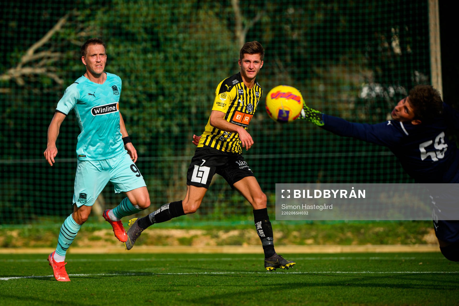 Leo Bengtsson of Häcken scores 1-0