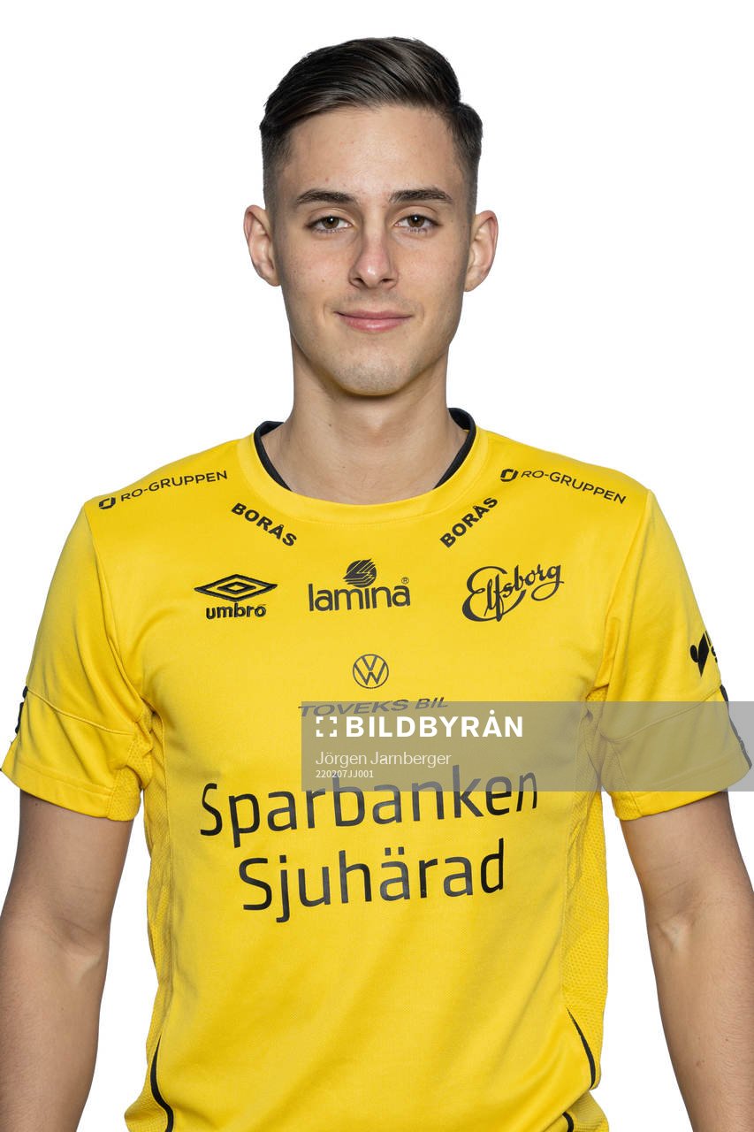 Stefan Ceganjac under en porträttfotografering med Elfsborg U19 den 7 februari 2022 i Borås. 