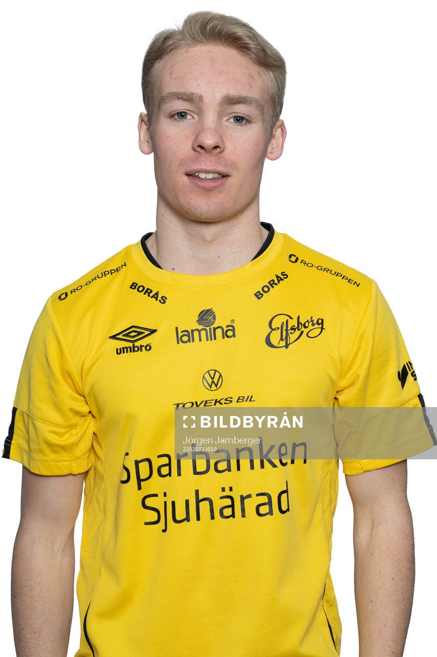Hampus Hagvall under en porträttfotografering med Elfsborg U19 den 7 februari 2022 i Borås. 