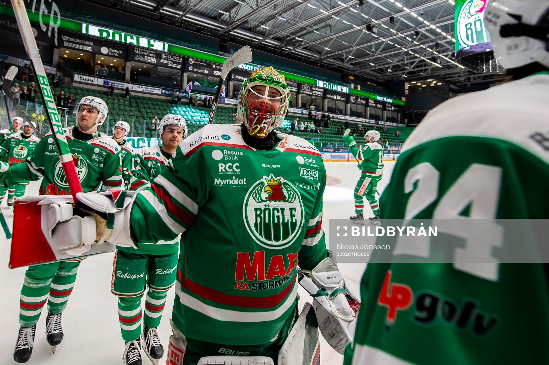Rögles målvakt Christoffer Rifalk jublar