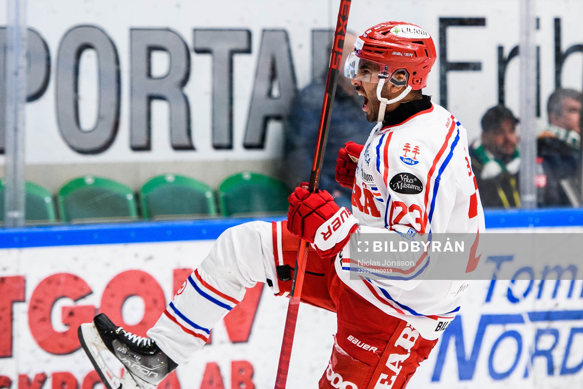 Timrås Jeremy Boyce-Rotevall jublar