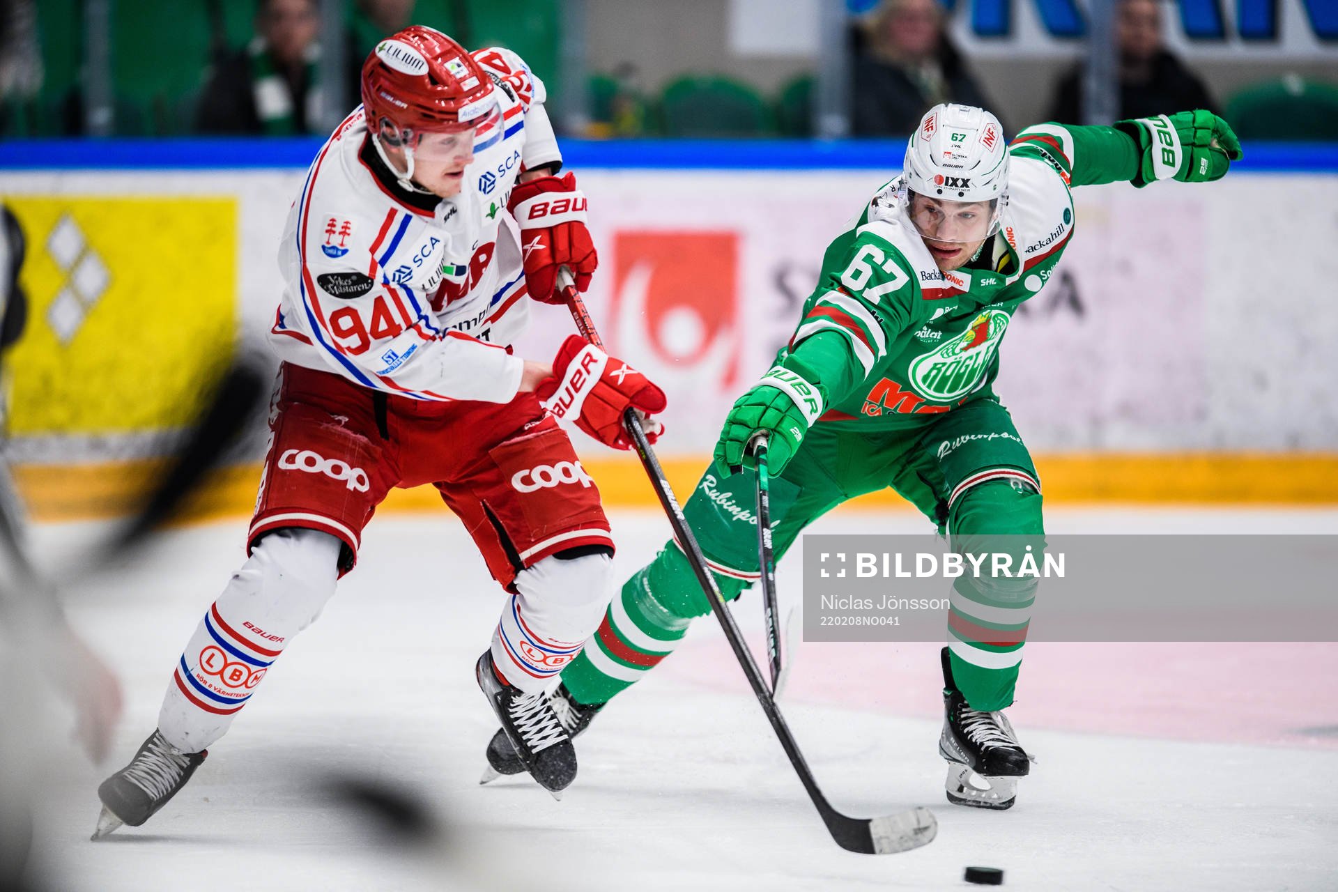 Timrås Sebastian Hartmann och Rögles Leon Bristedt