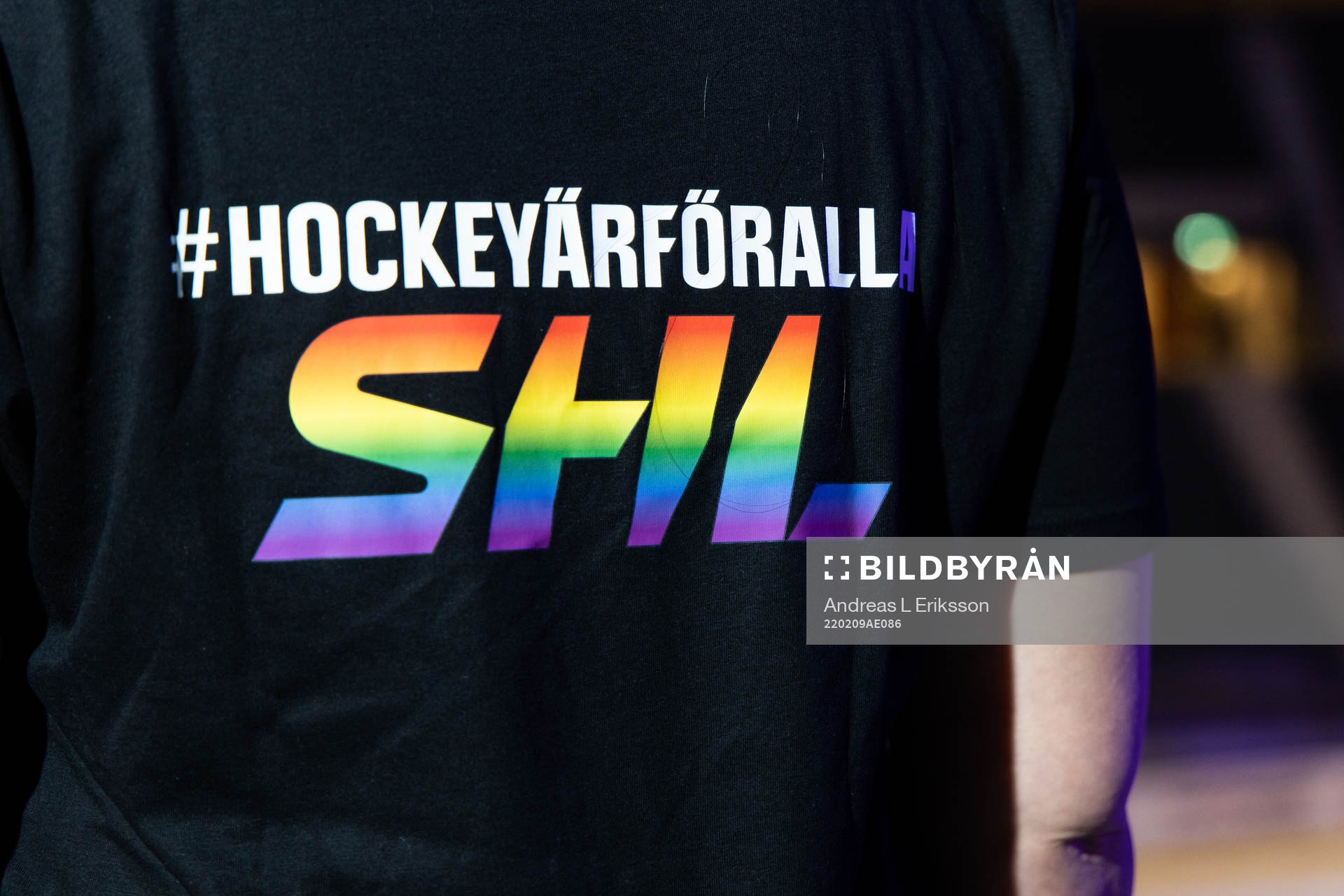 En tröja med hashtaggen HOCKEYÄRFÖRALLA och
