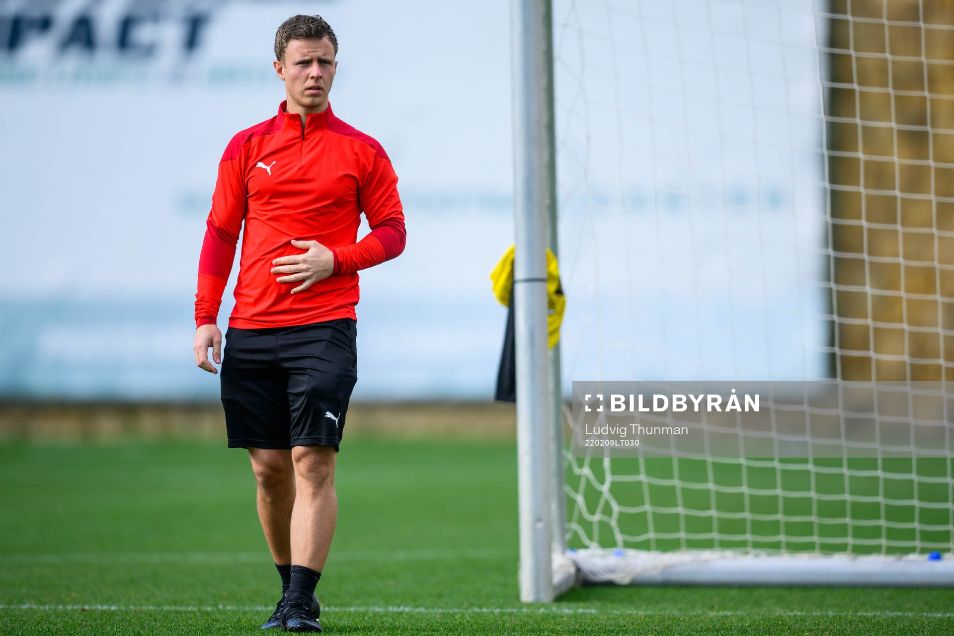 Osteopat Daniel Ahlstedt under en fotbollsträning med Häcken den 9 februari 2022 i Marbetlla. 