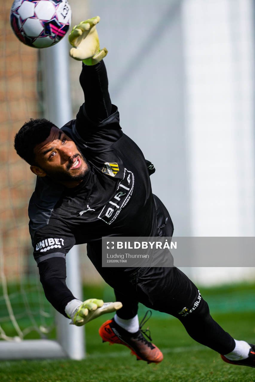 Målvakt Jonathan Ursin Rasheed