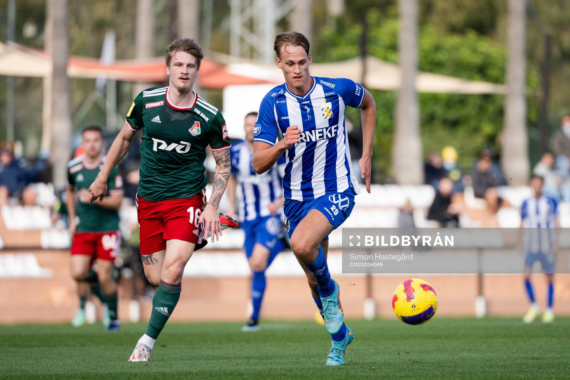 22021 Tin Jedvaj of Lokomotiv Moscow and Oscar Vilhelmsson