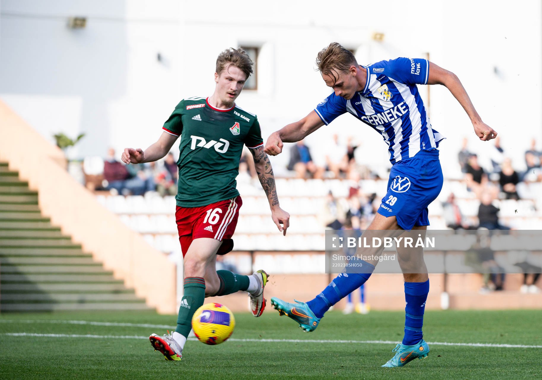 22021 Tin Jedvaj of Lokomotiv Moscow and Oscar Vilhelmsson