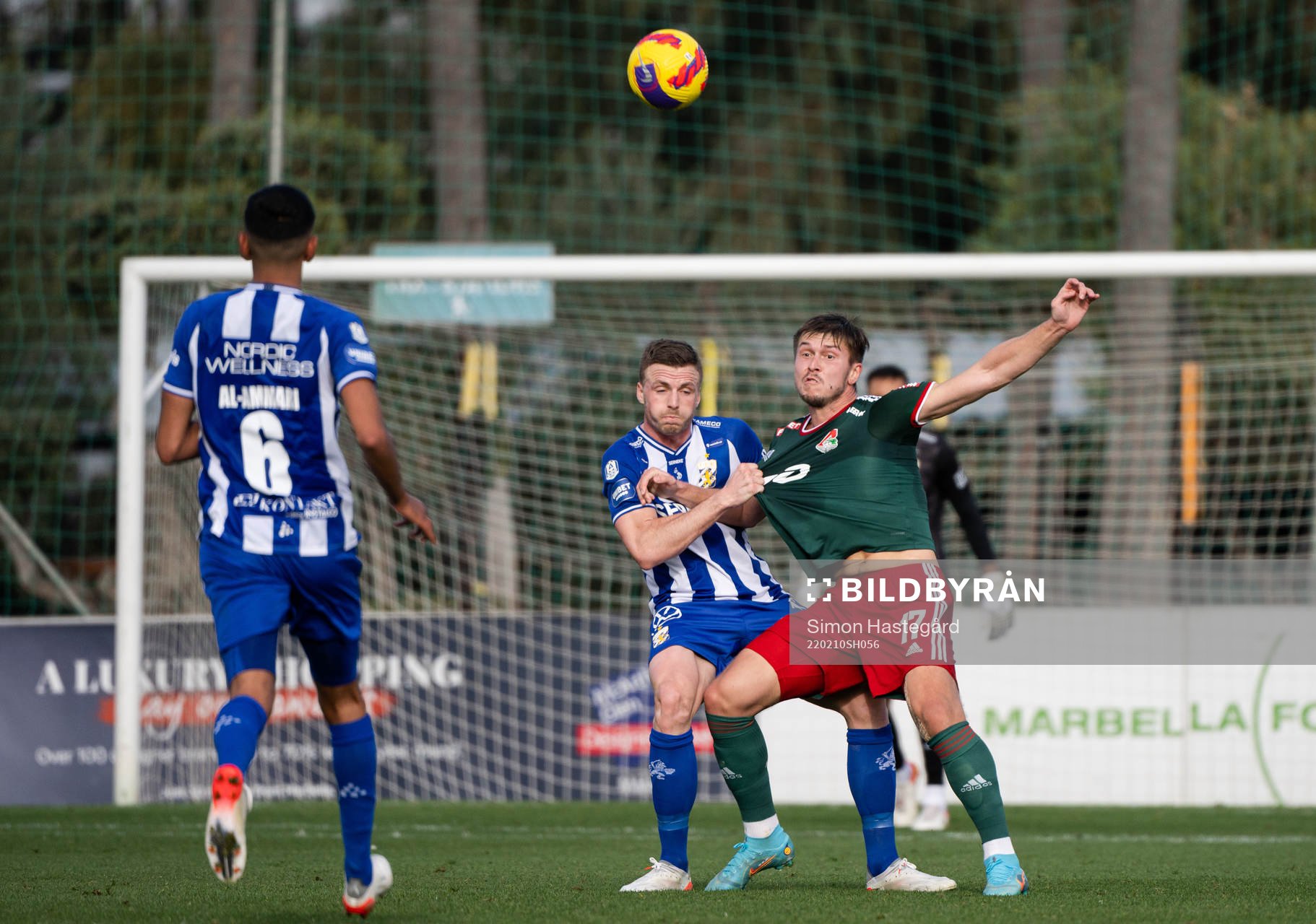 Calle Johansson of IFK Göteborg and Rifat Zhemaletdinov of