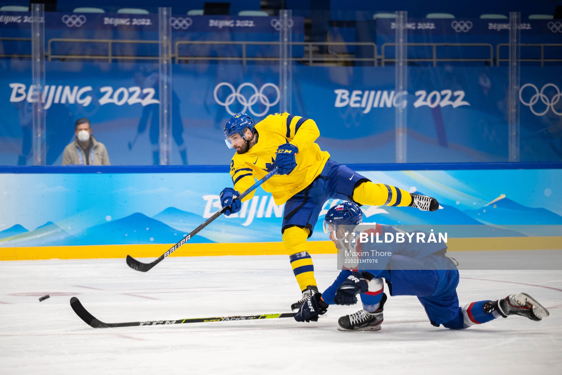 Lukas Bengtsson of Sweden and Mislav Rosandic of Slovakia