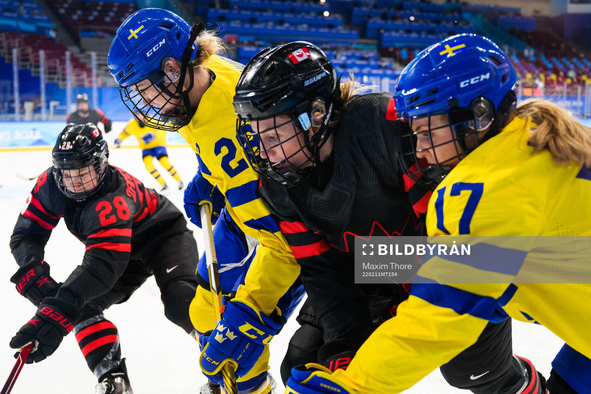 Micah Zandee-Hart and Laura Stacey of Canada and Michelle