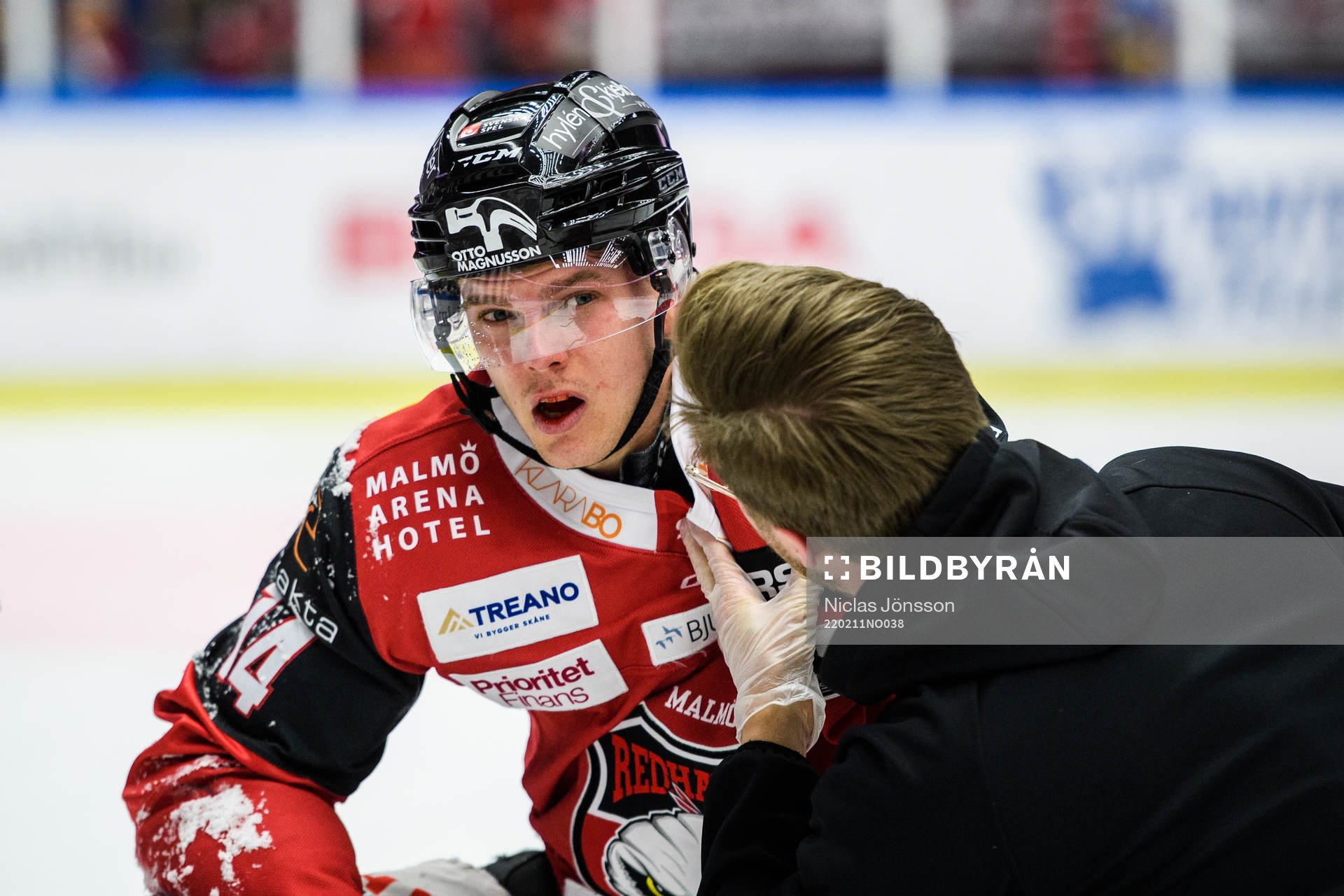 Malmö Redhawks Carl-Johan Lerby får läkarvård