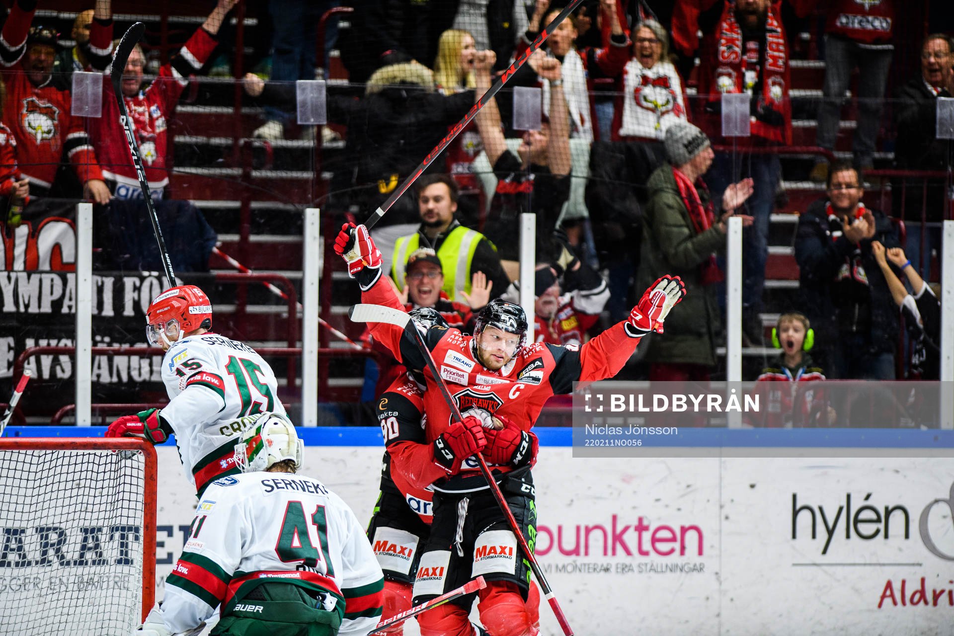 Malmö Redhawks Carl Söderberg jublar
