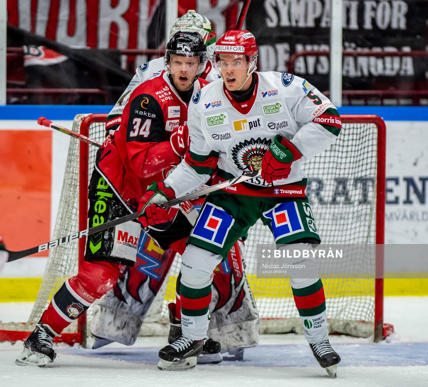 Malmö Redhawks Carl Söderberg och Frölundas Filip