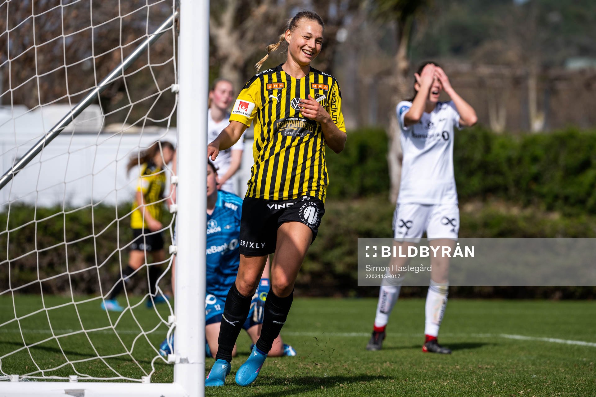 Stine Larsen of Häcken celebrates