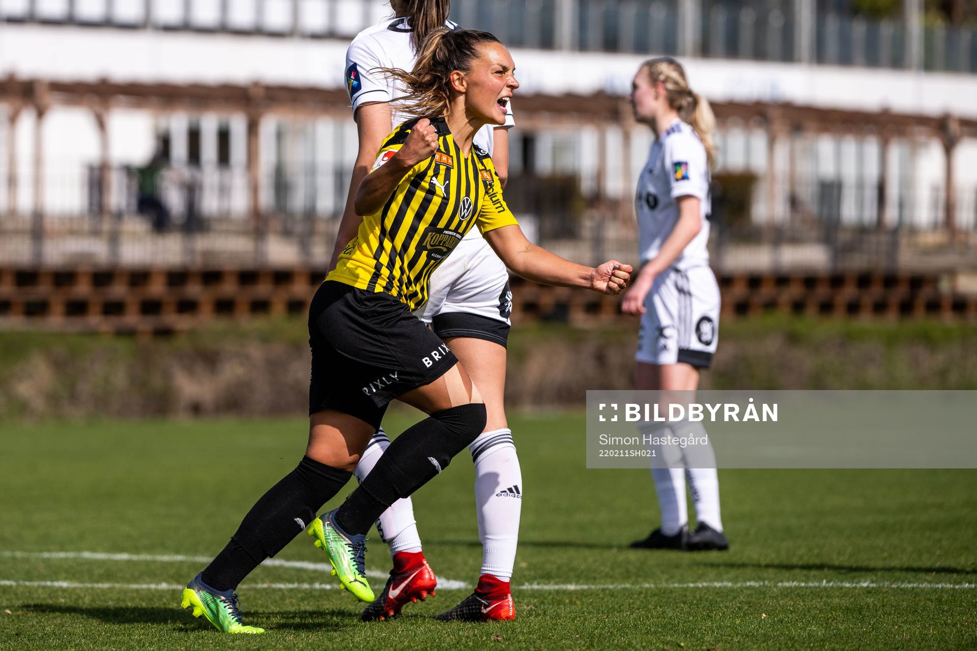 Johanna Rytting Kaneryd of Häcken celebrates scoring 3-1