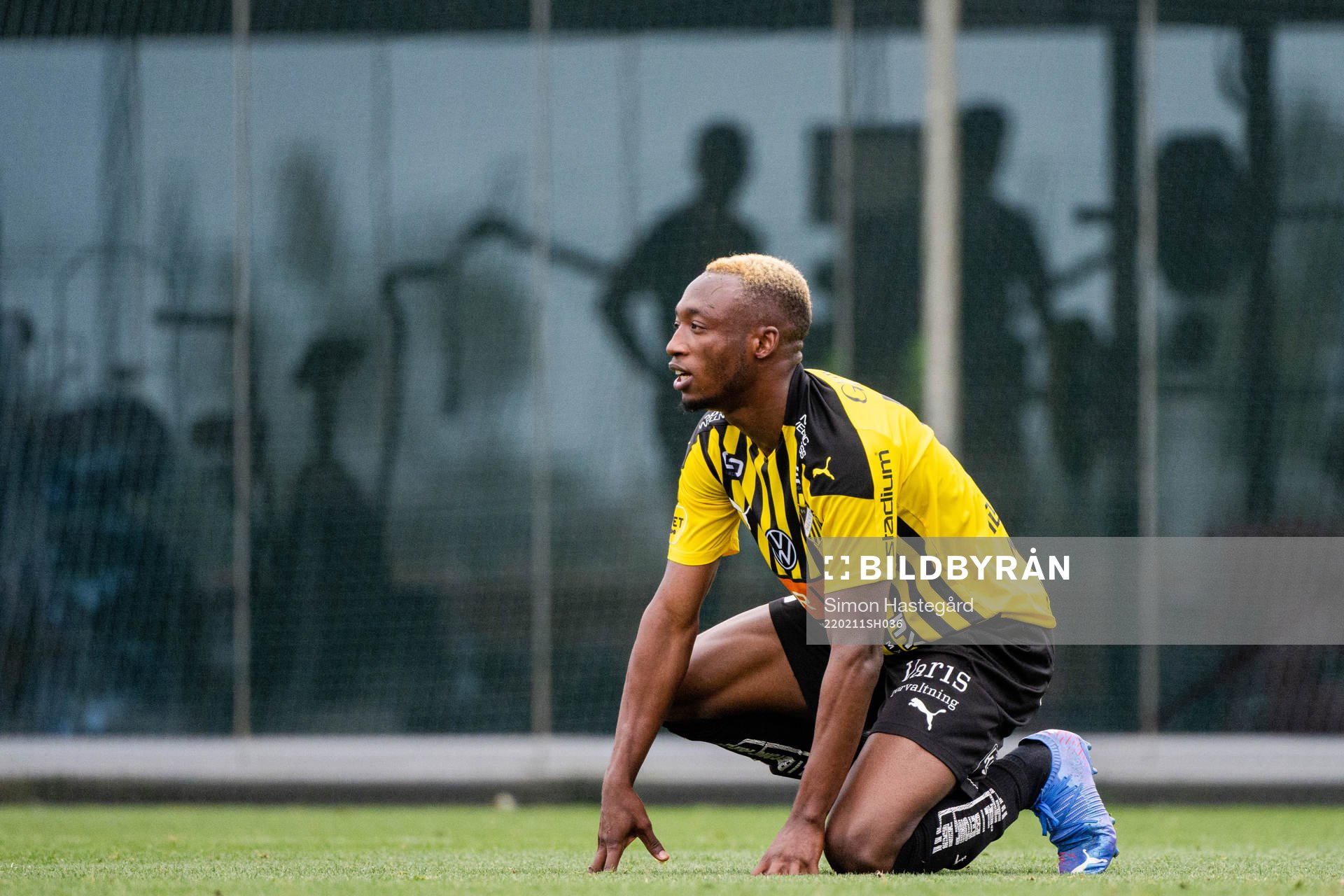 Benie Traore of Häcken looks dejected