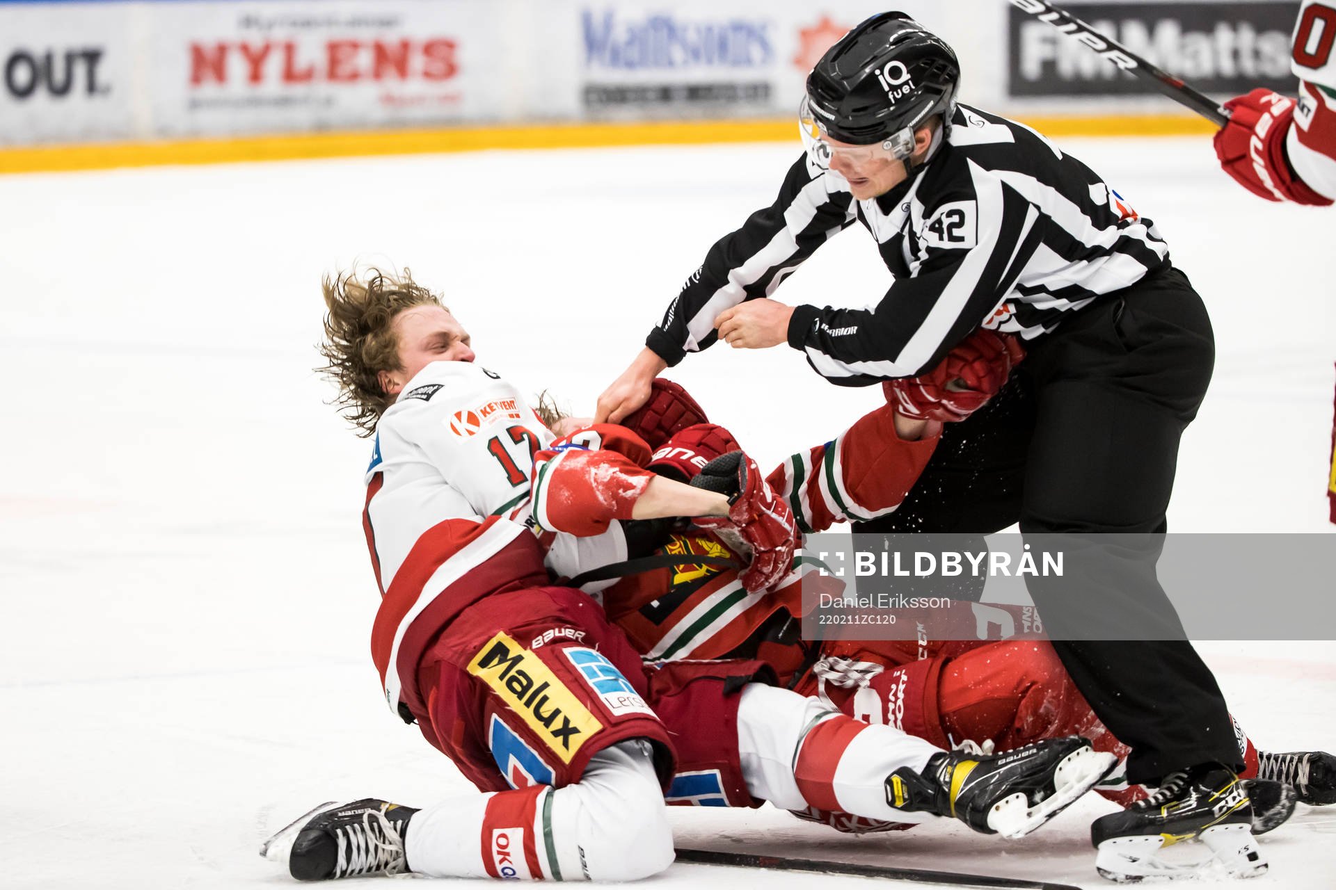 Modos Riley Woods och Moras Filip Björkman i fight