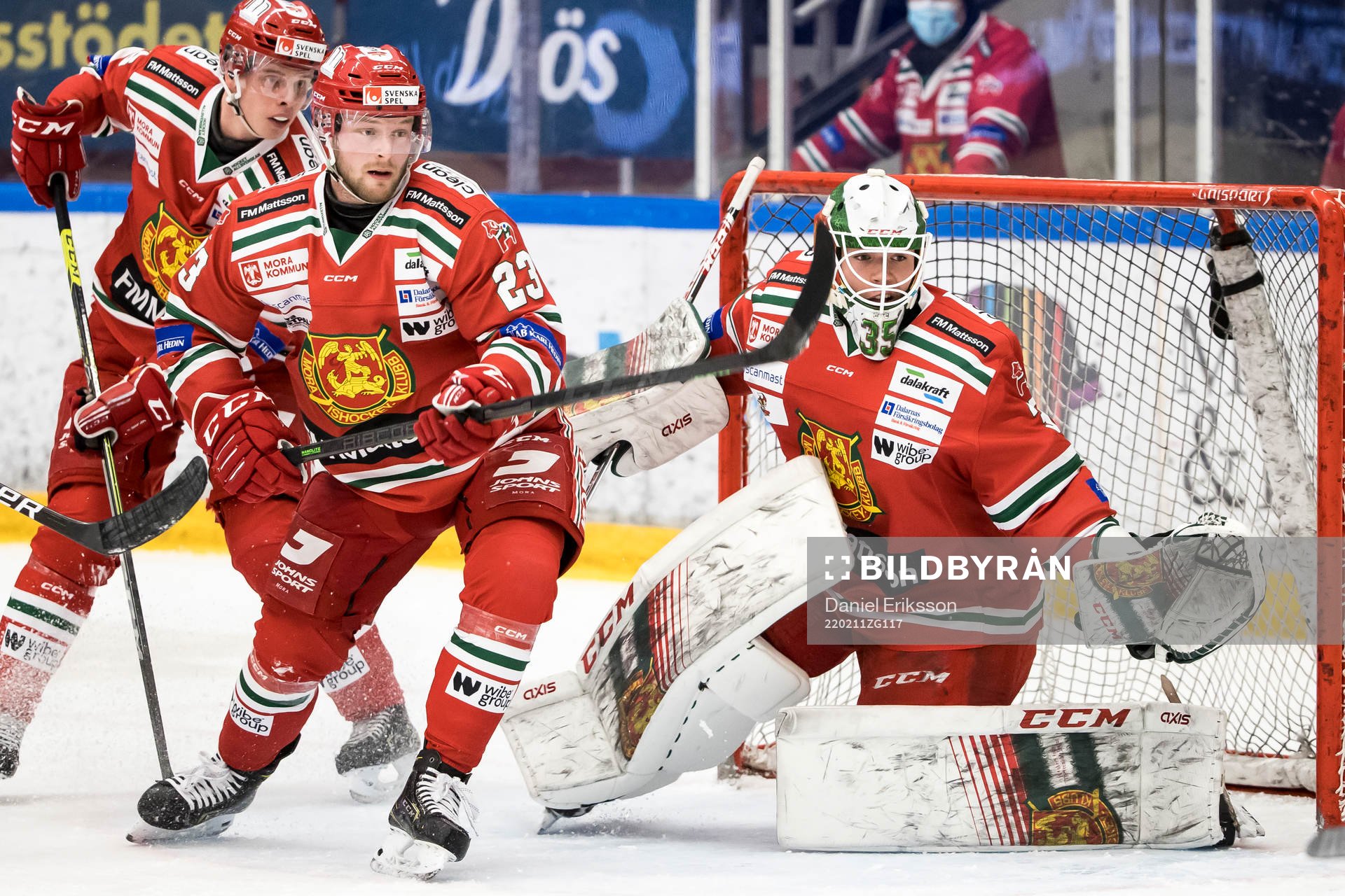 Moras Axel Bergkvist och Moras målvakt Matteus Ward