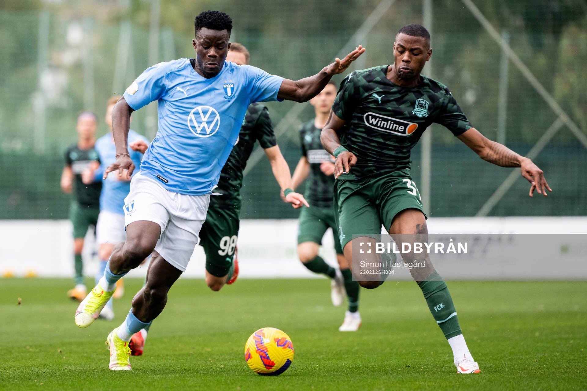 Malik Abubakari of Malmö FF and Kaio of Krasnodar