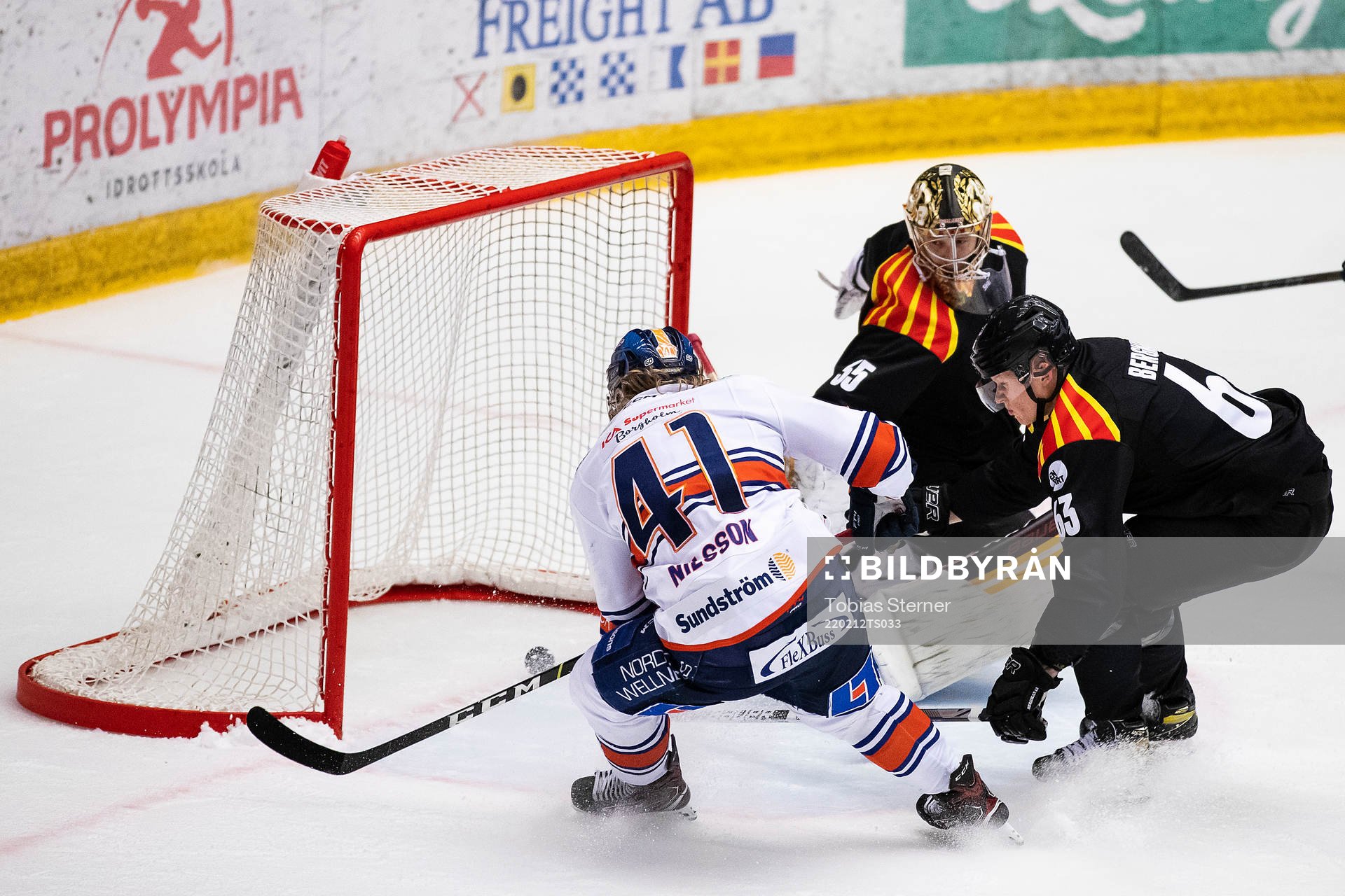 Växjös Ludvig Nilsson gör 1-3 bakom Brynäs målvakt