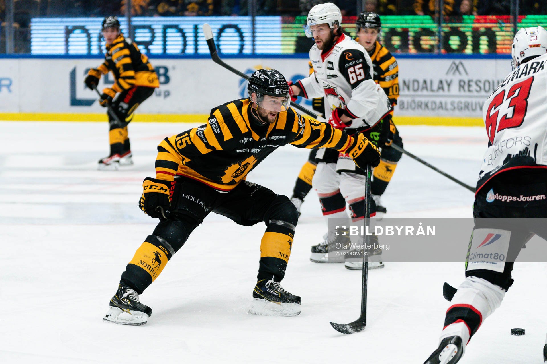Skellefteås Melker Karlsson och Malmö Redhawks Fredrik