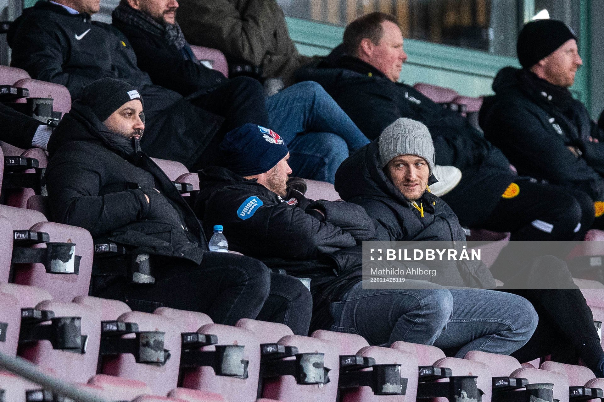 Helsingborgs målvakt Anders Lindegaard  på läktaren