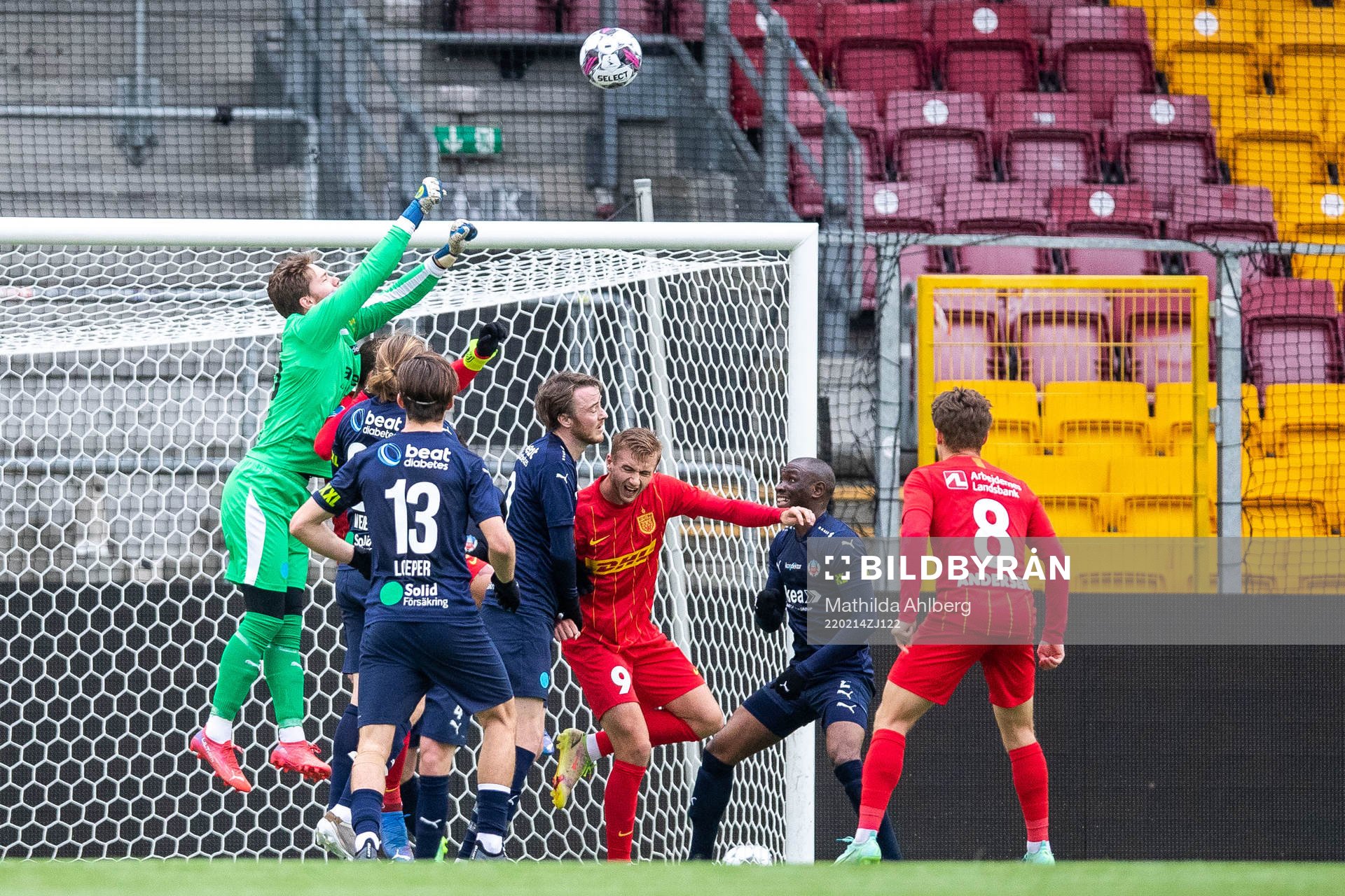 Helsingborgs målvakt Kalle Joelsson, Rasmus Jönsson och