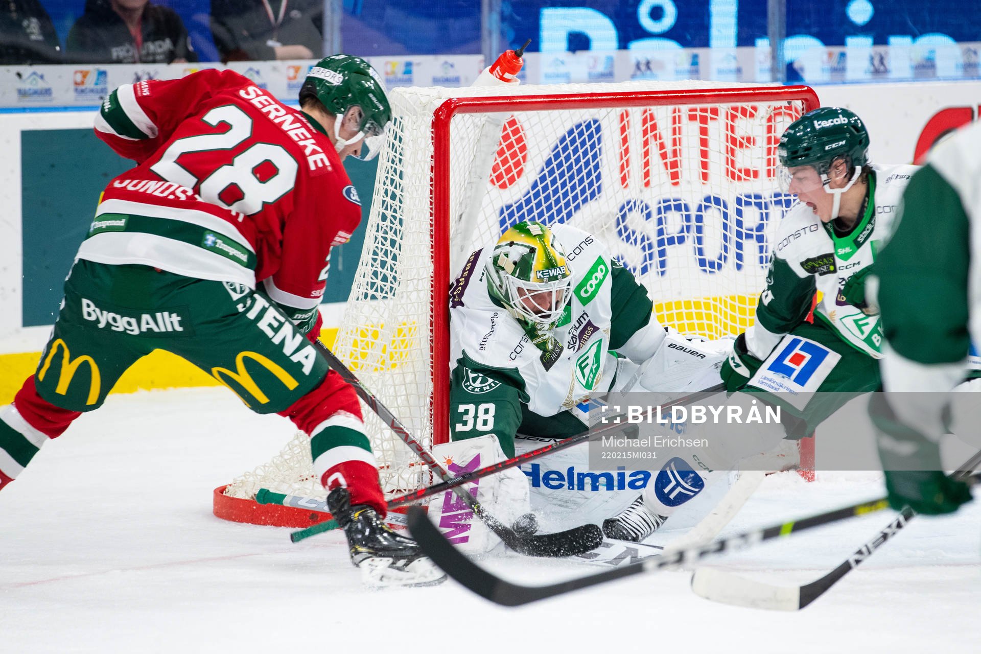 Frölundas Johan Sundström och Färjestads målvakt