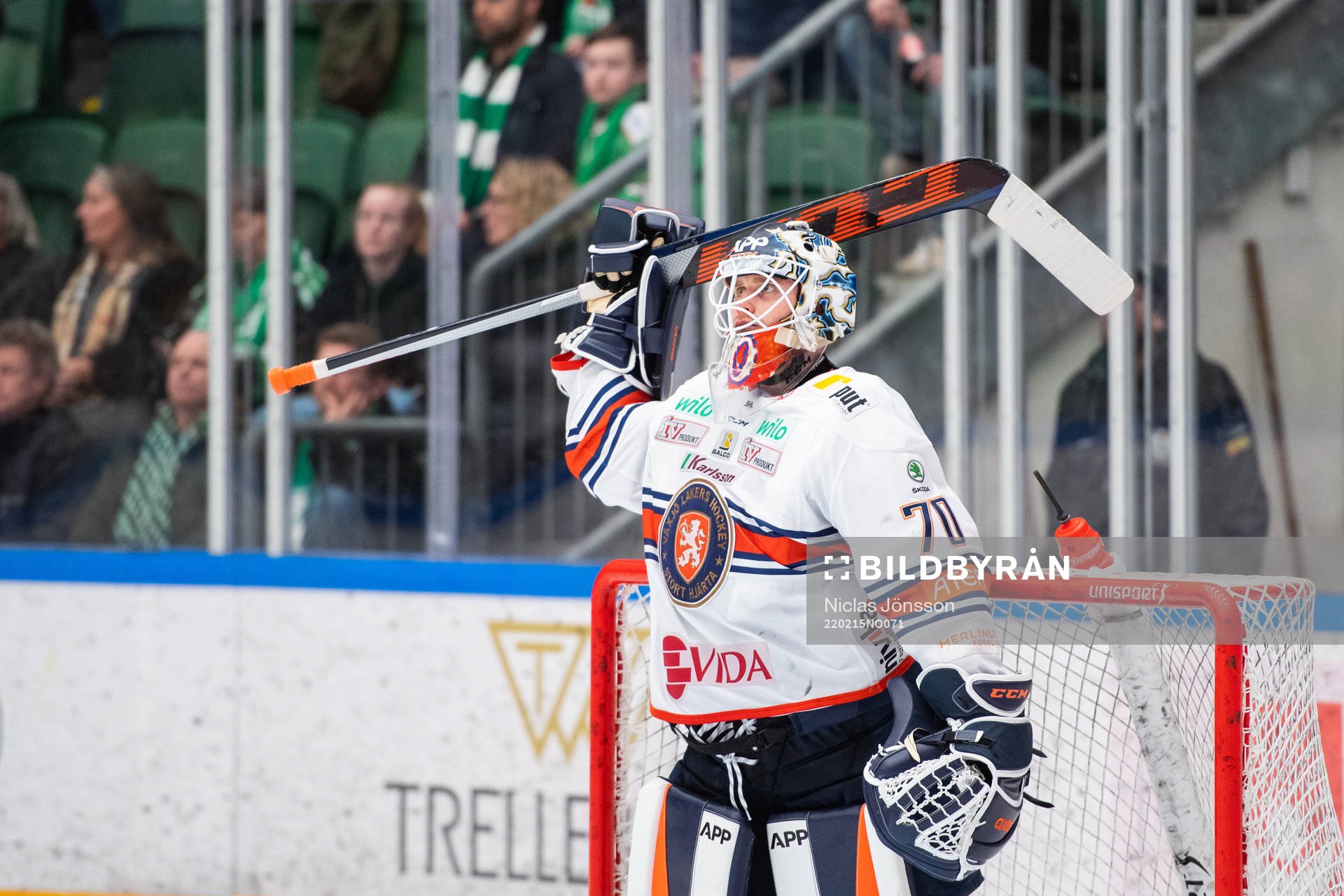 Växjös målvakt Adam Åhman jublar