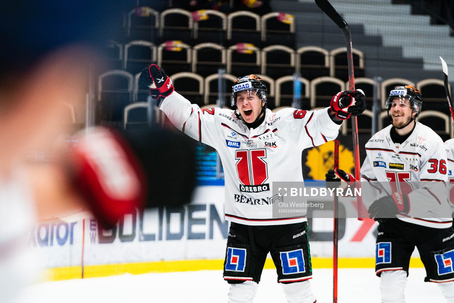 Örebros Robert Leino jublar