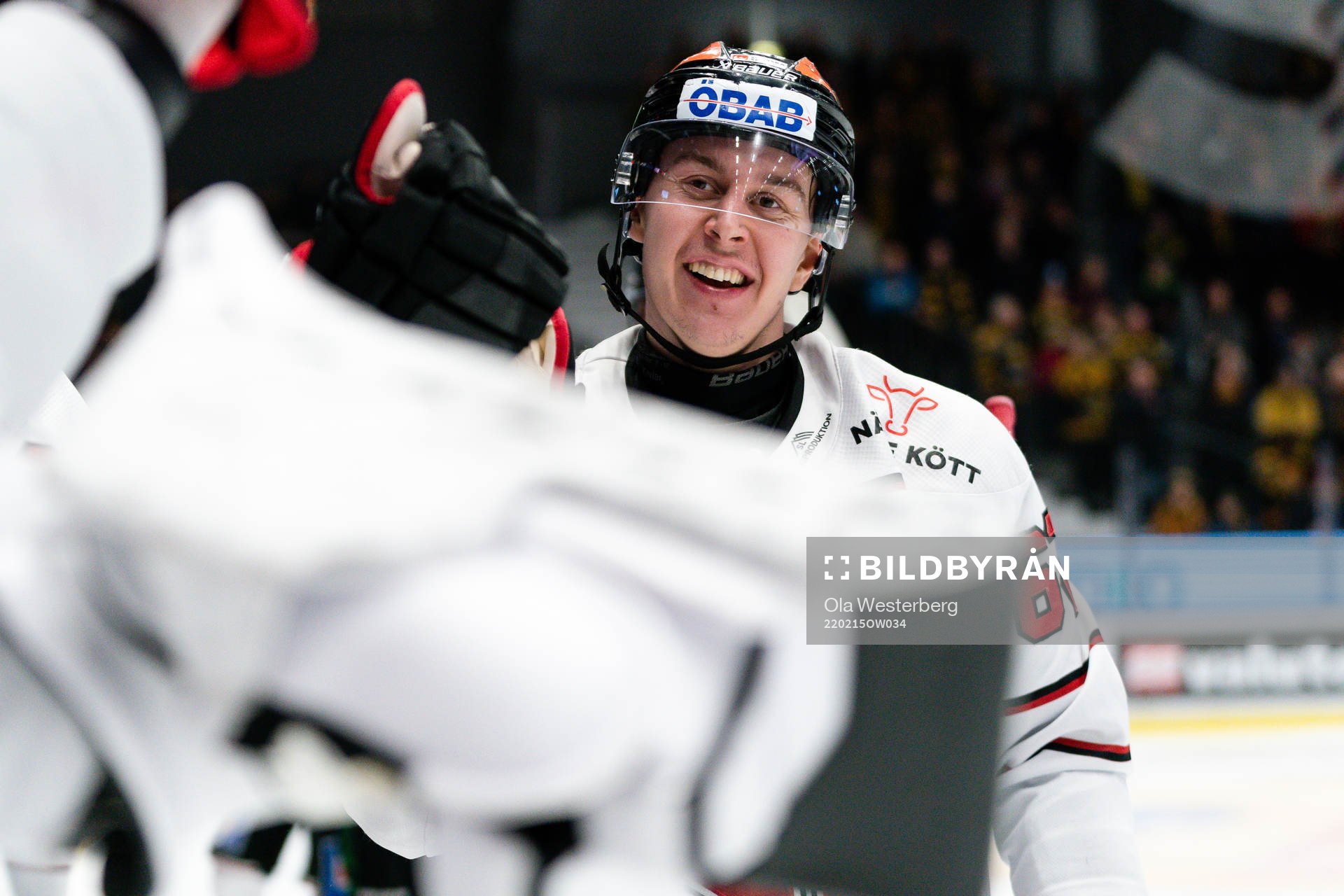 Örebros Robert Leino jublar