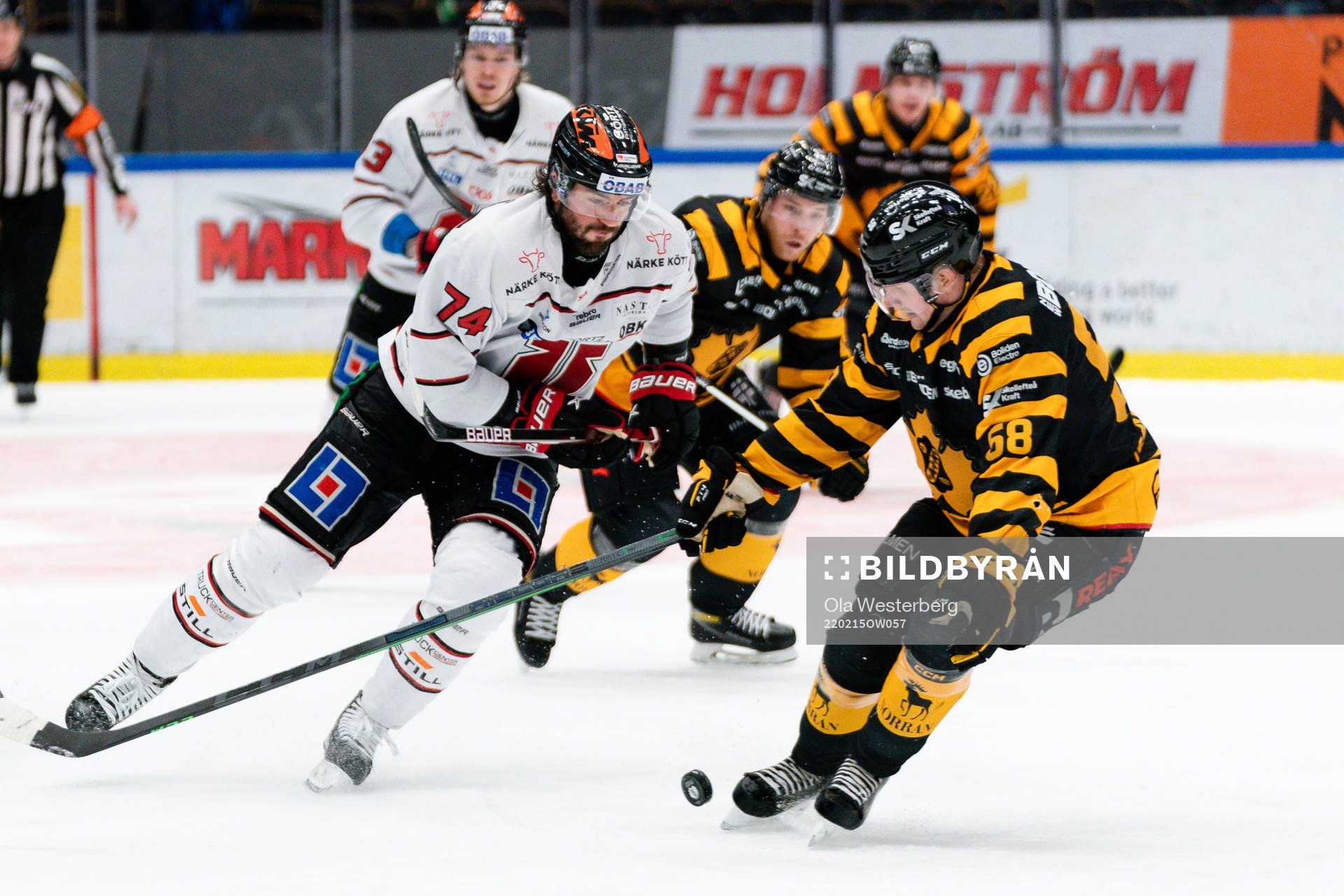 Örebros Nick Ebert och Skellefteås Oskar Nilsson