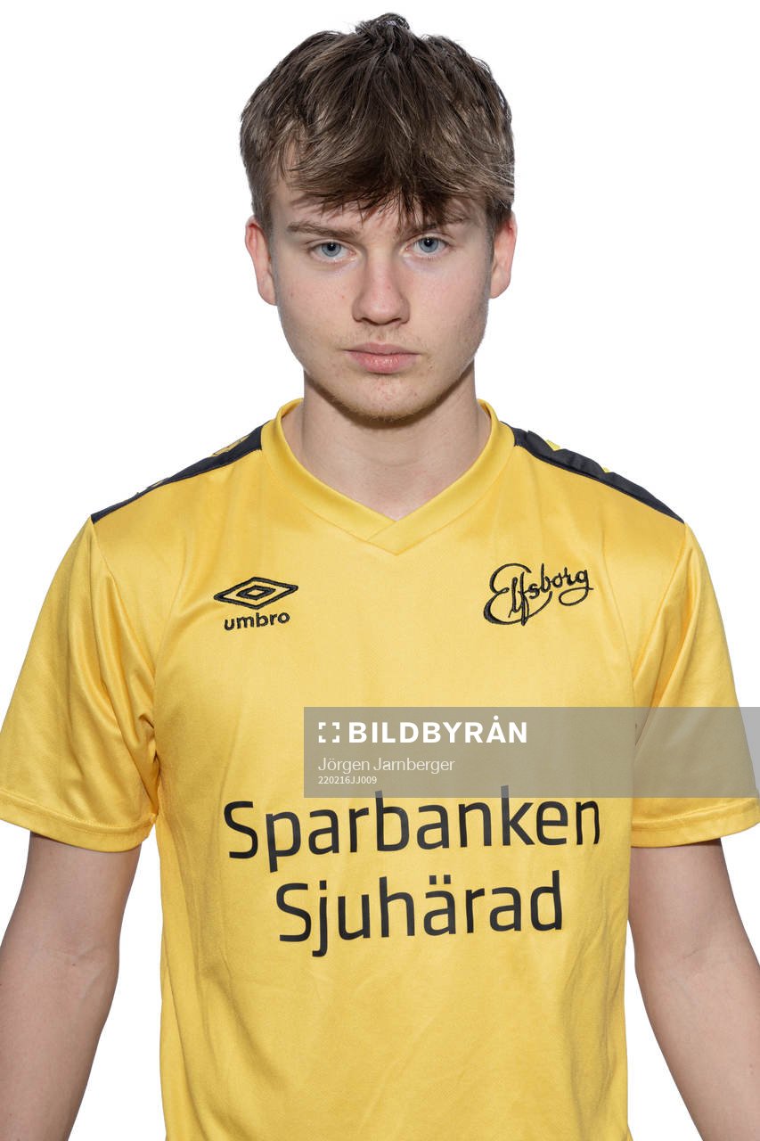 Emilio Ulvholm Scarpelli under en porträttfotografering med Elfsborg U15 den 16 februari 2022 i Borås. 