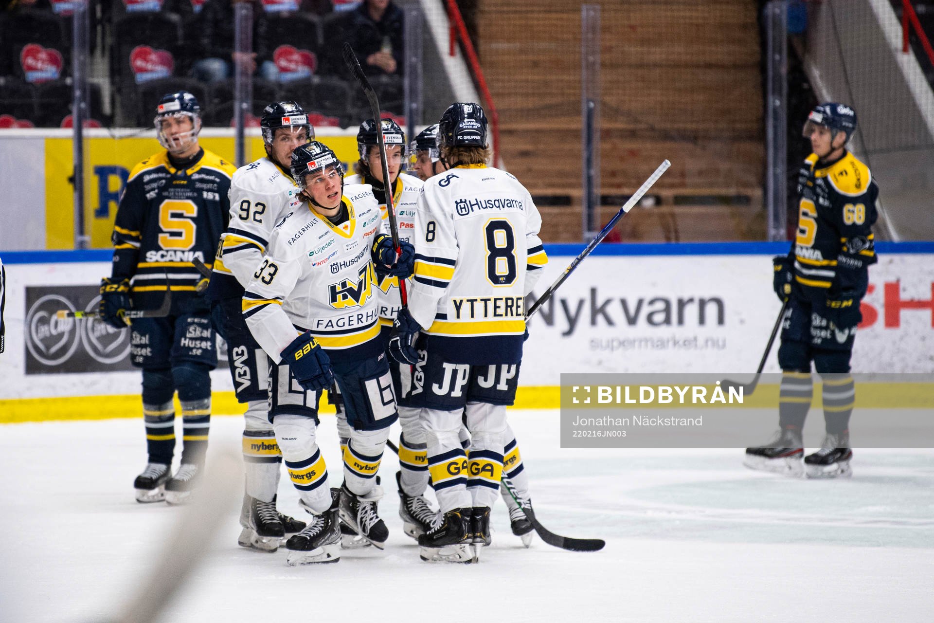 s Måns Lindbäck jublar