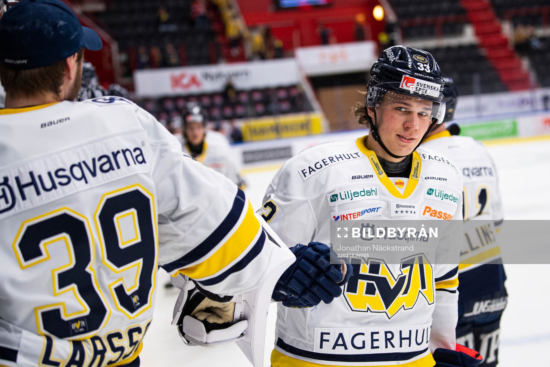 s Måns Lindbäck jublar