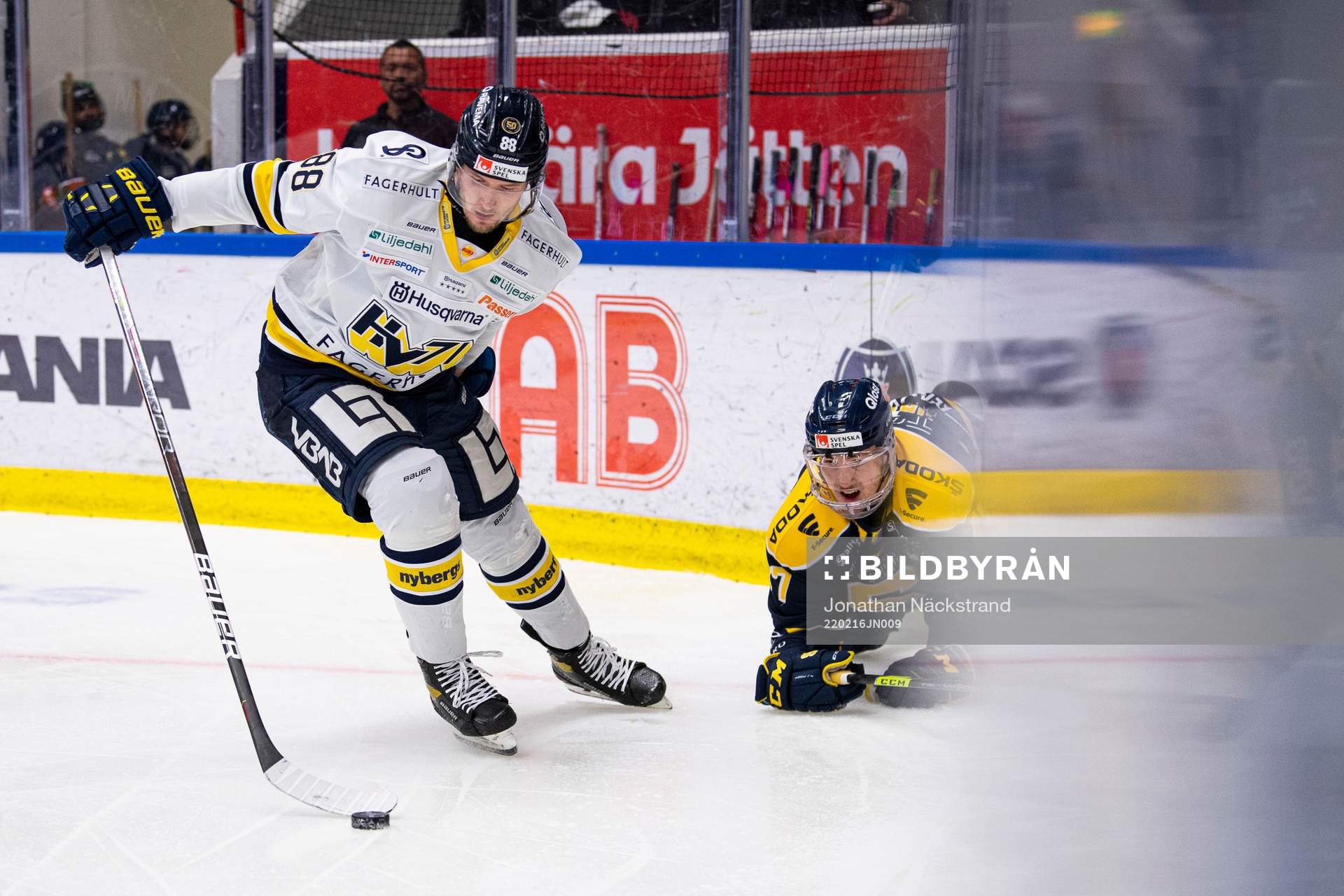 s Jesper Kokkonen och Södertäljes Jonatan Harju