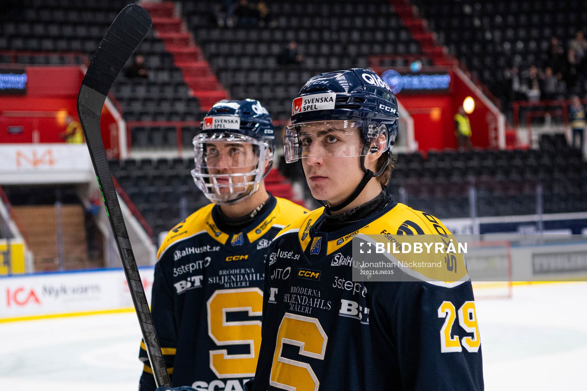 Södertäljes Daniel Ljungman och Jonatan Harju deppar