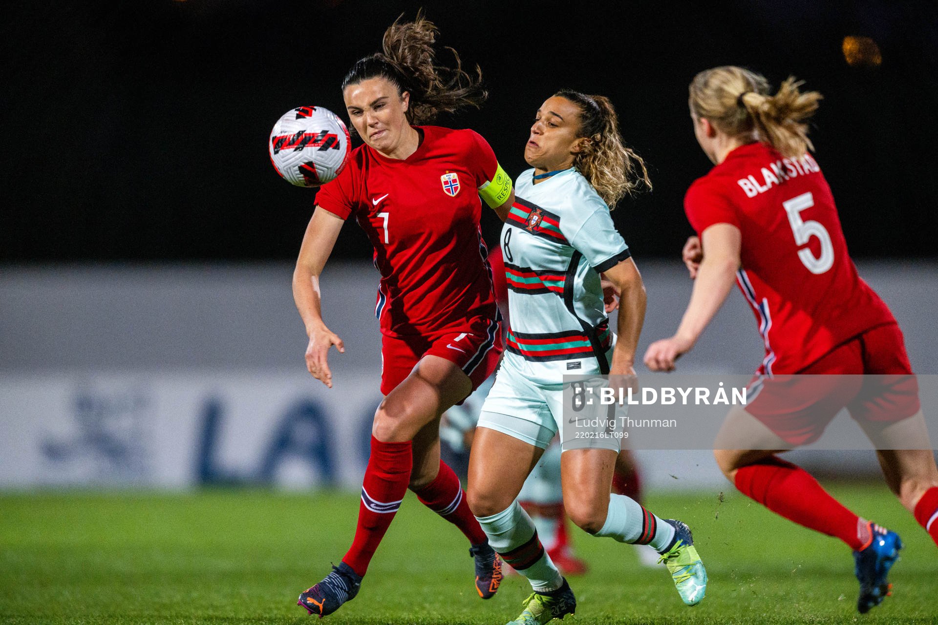 Ingrid Syrstad Engen of Norway and Andreia Norton of