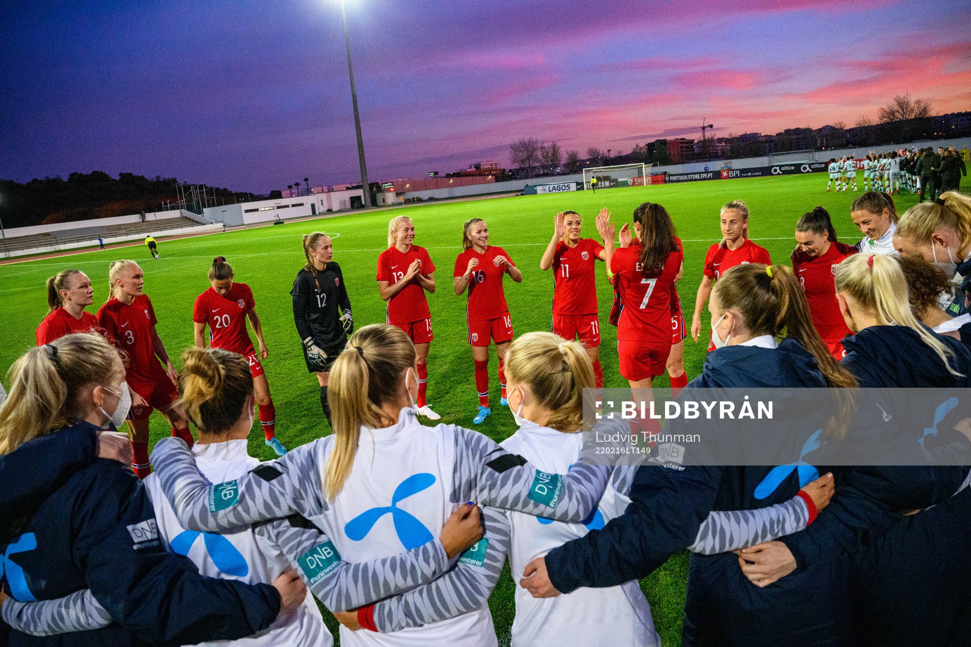 Players of Norway gather