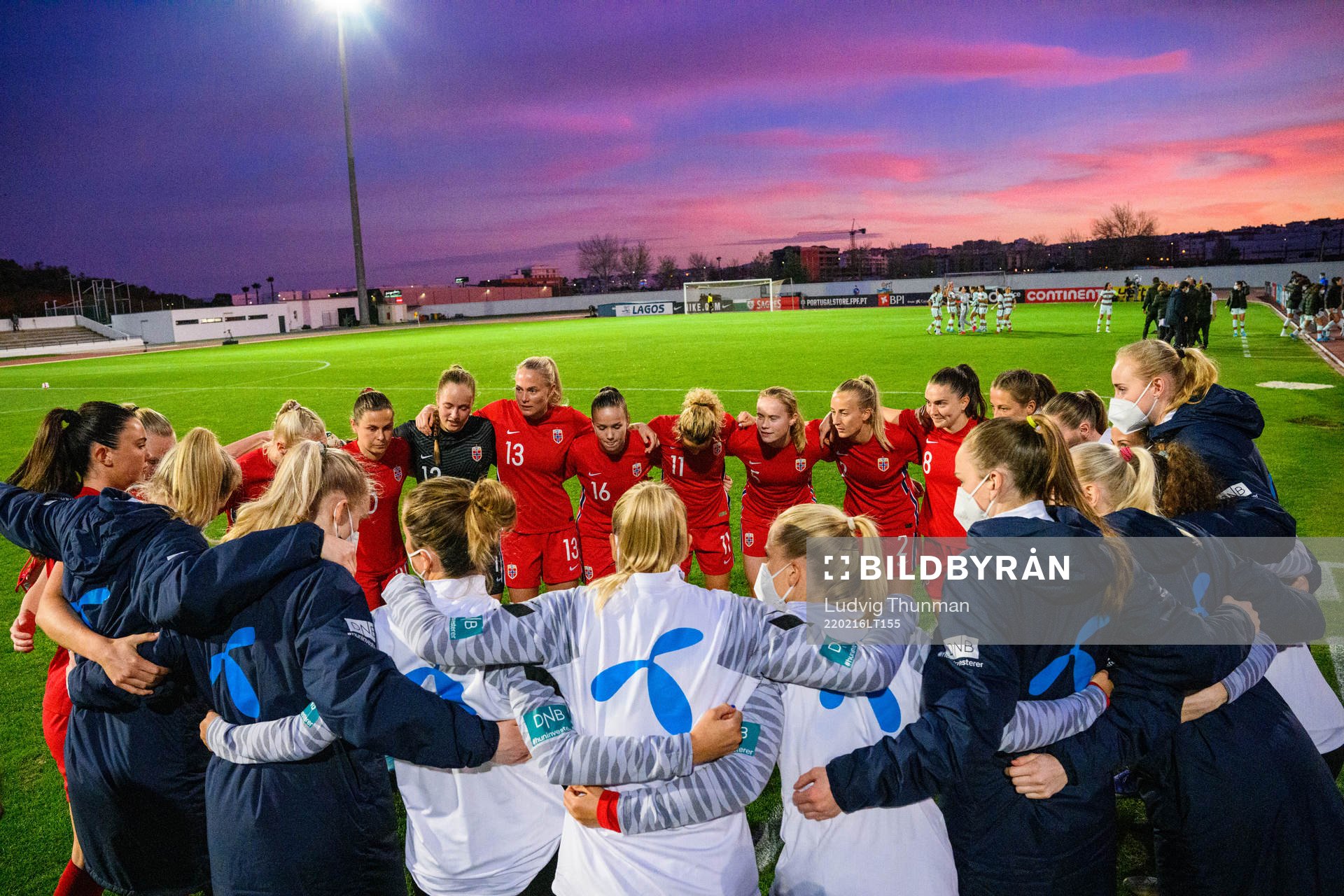 Players of Norway gather