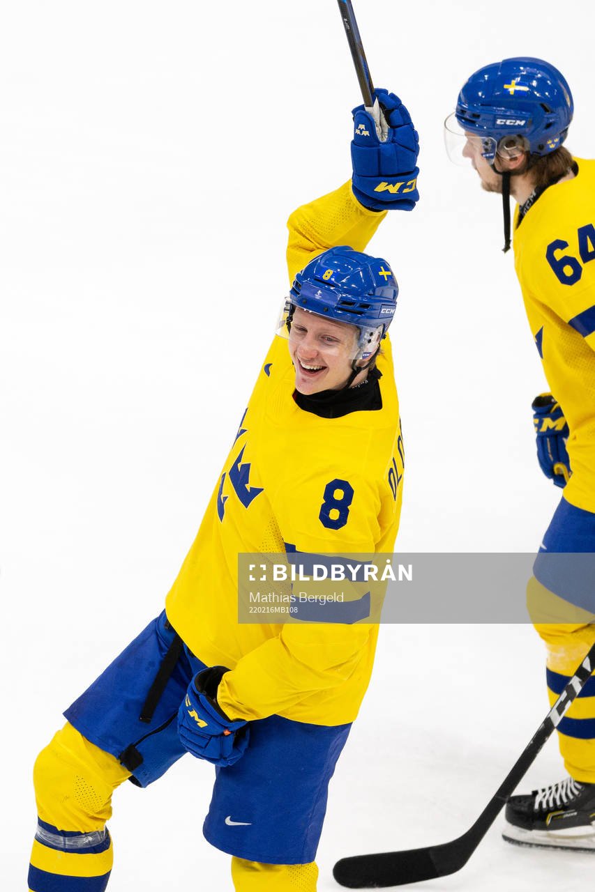 Fredrik Olofsson of Sweden celebrates
