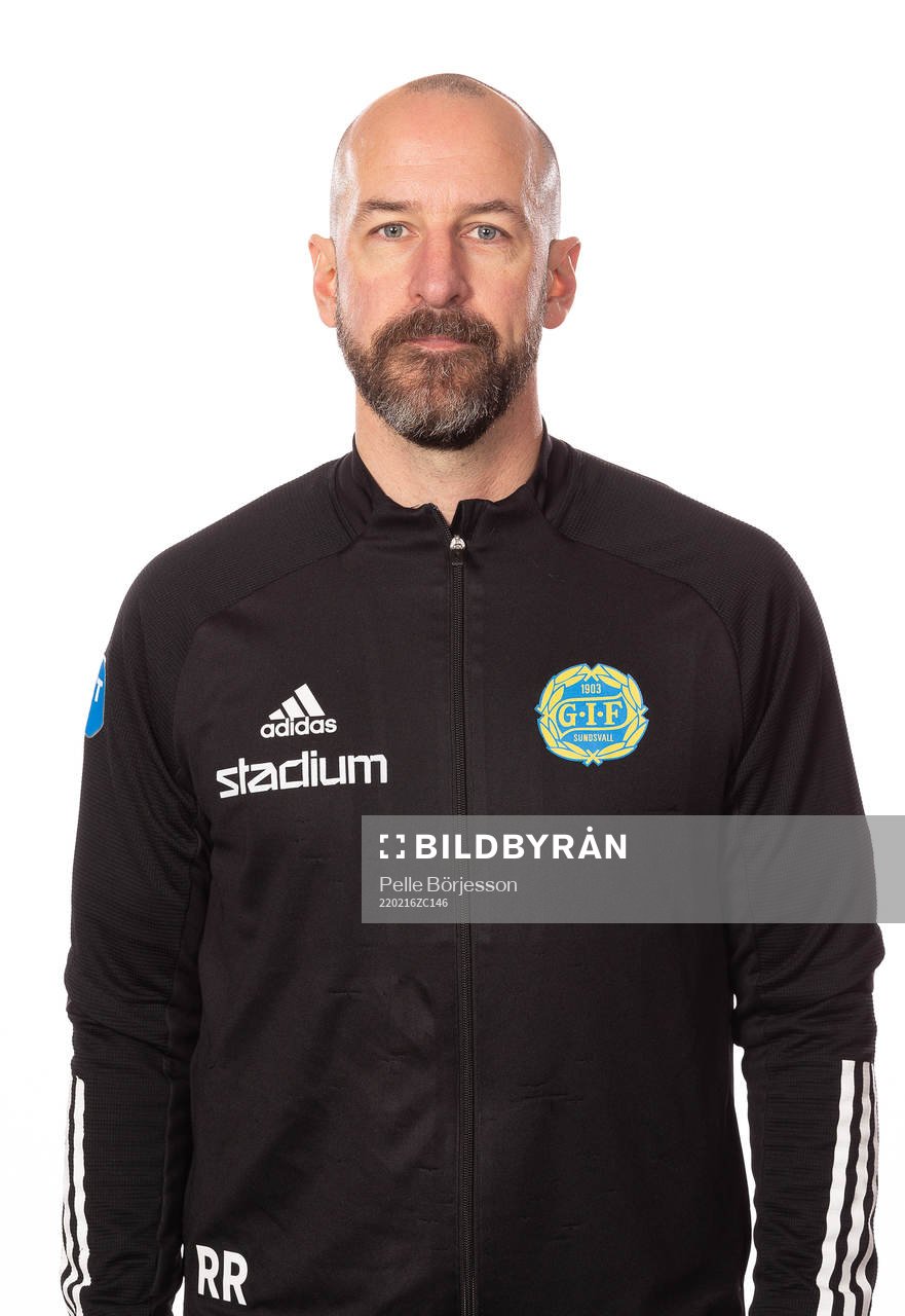 Sundsvalls Målvaktstränare Richard Richardsson poserar för ett porträtt den 16 februari 2022 i Sundsvall.