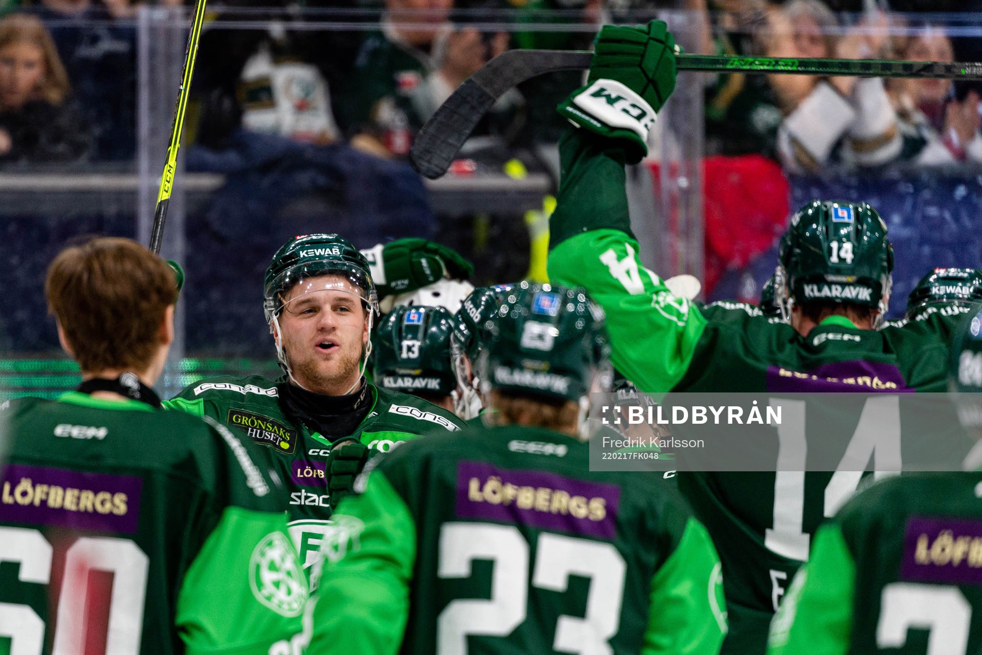 Färjestads Adam Ginning jublar