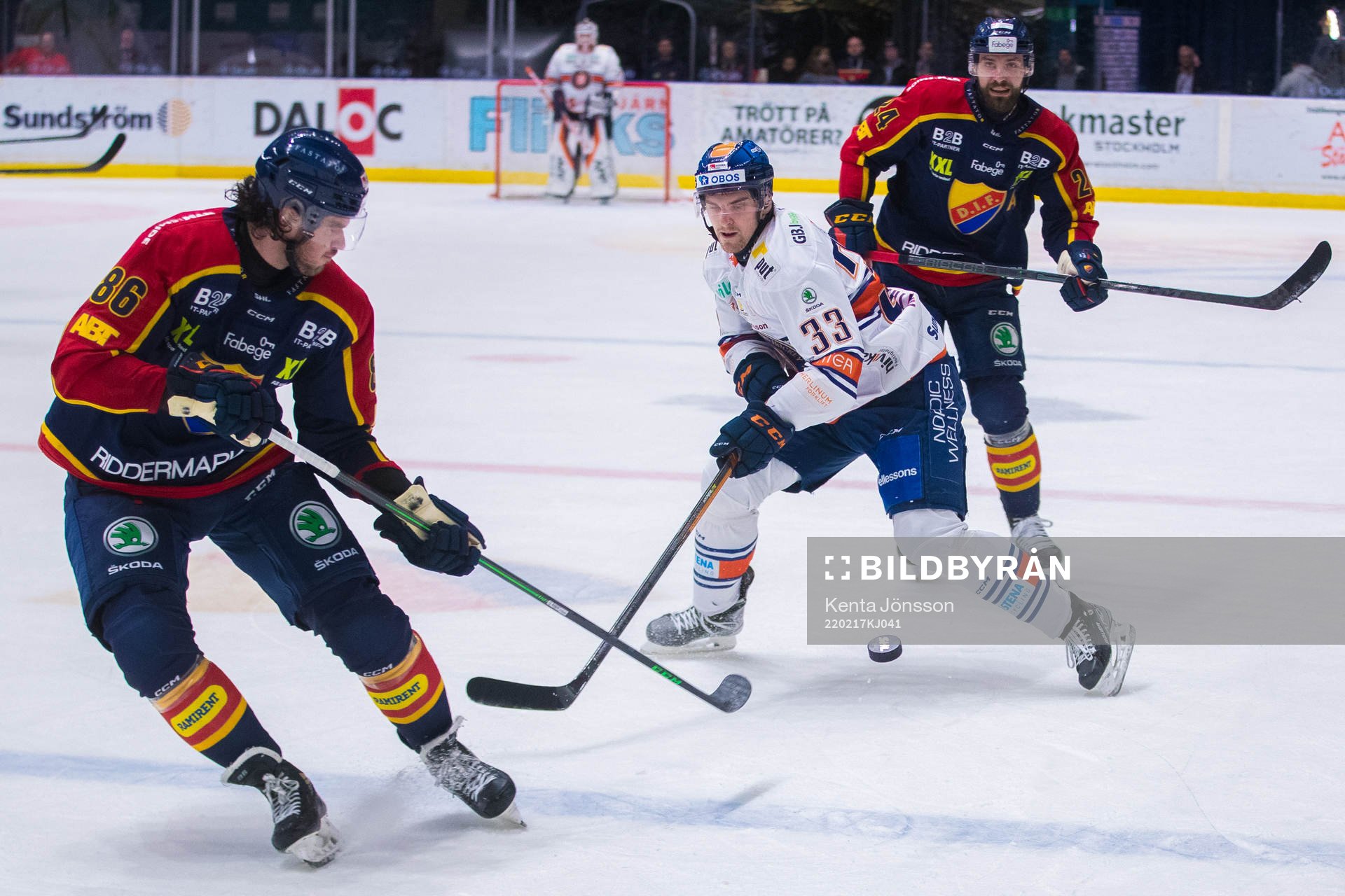Djurgårdens Eric Gelinas och Växjös Julius Nättinen