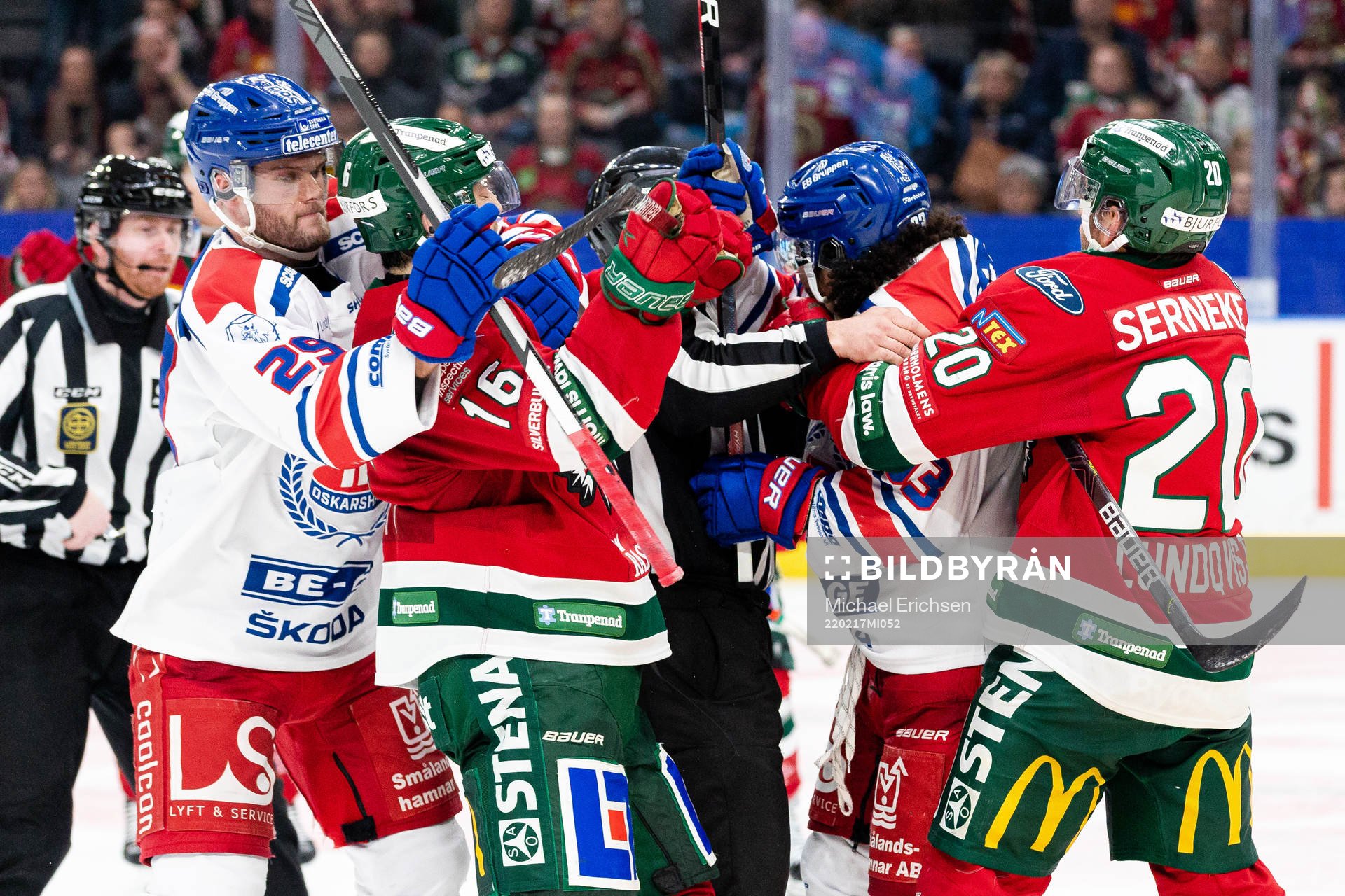 Frölundas Joel Lundqvist och Oskarshamns Cameron Brace